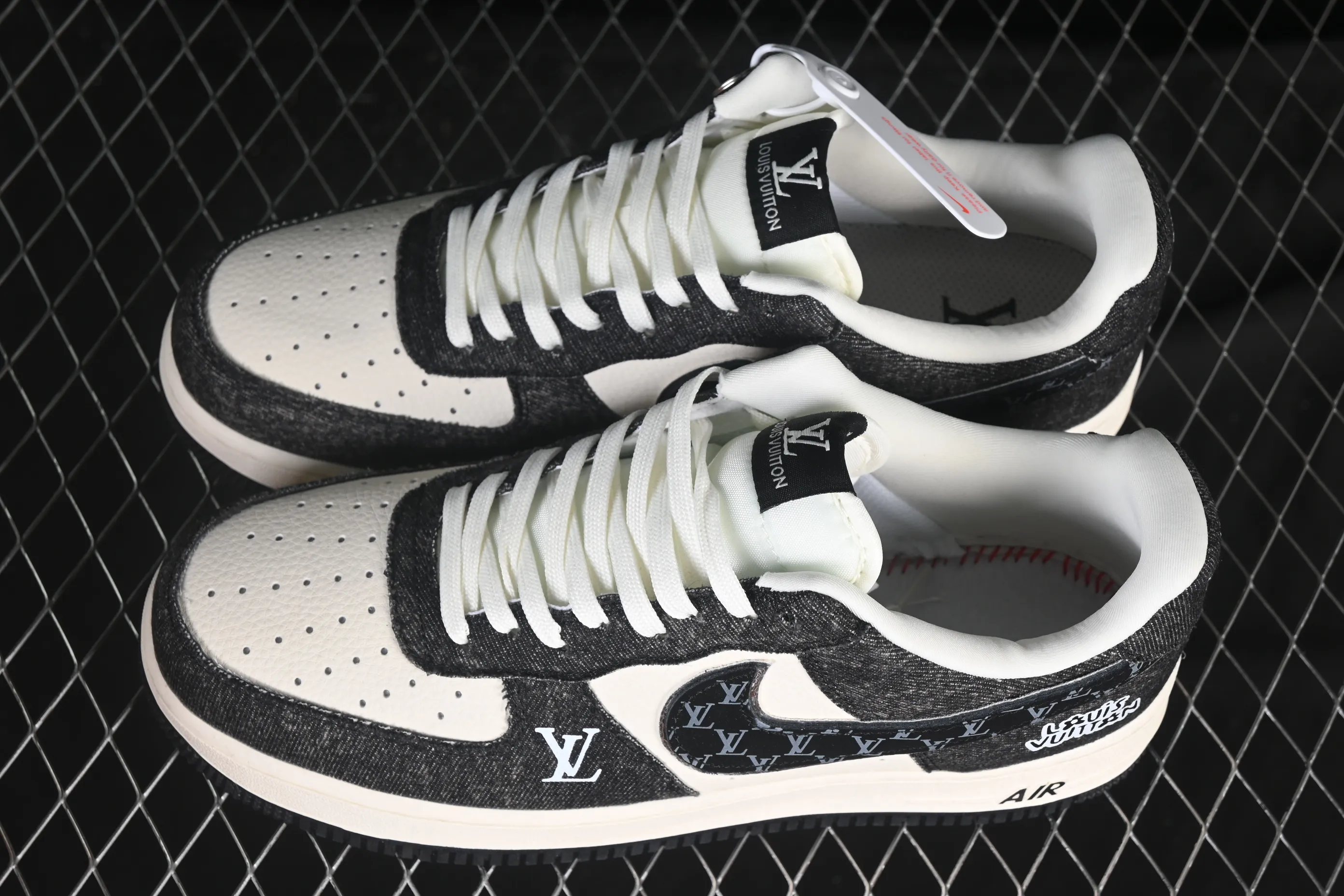 All categories Nk Air Force 1 Air Force series Nk Air Force 1 Low Air Force low-top Nike Air Force 1'07 Low joint two-color bottom black denim Air Force 1 low-top casual sneakers DX1888-097